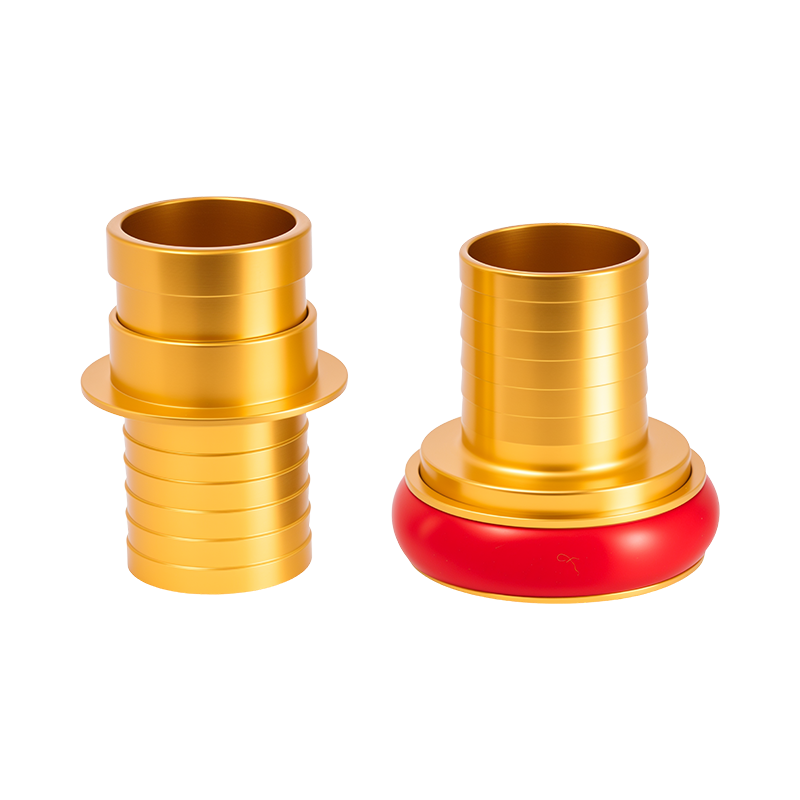 Зажимная муфта для пожарного шланга с зазубринами и фиксатором